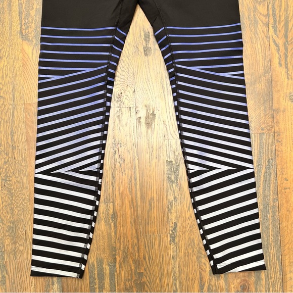 Nike Epic Lux Running Pants - Picture 10 of 10